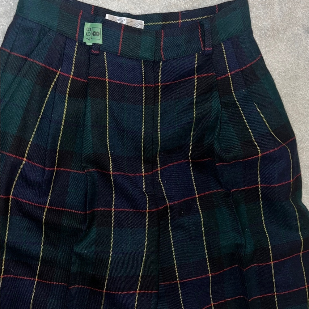 Plaid Pleated long shortsin Green and navy